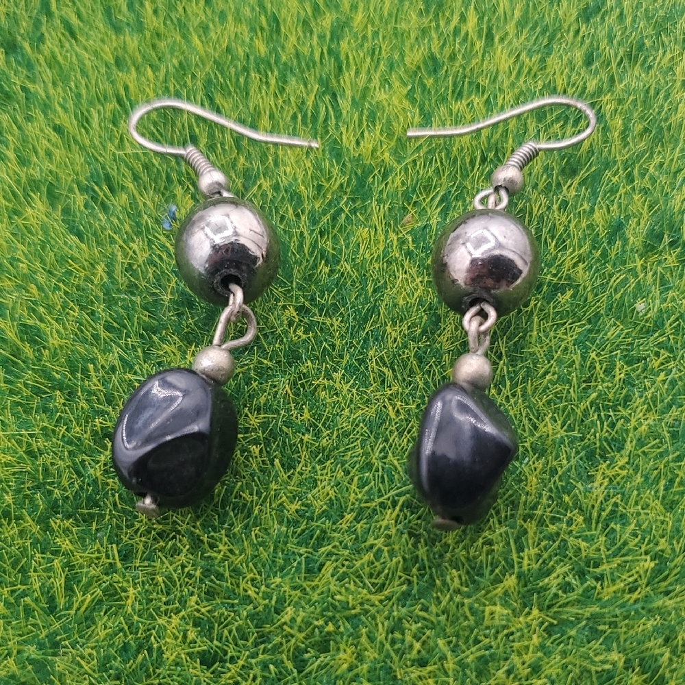 Goth Dangle Earrings E1040
